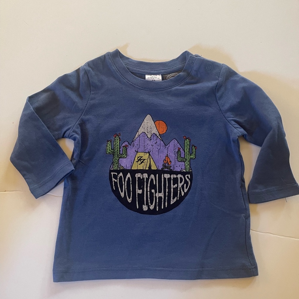 Foo Fighters baby t-shirt size 6-12 months - NEW